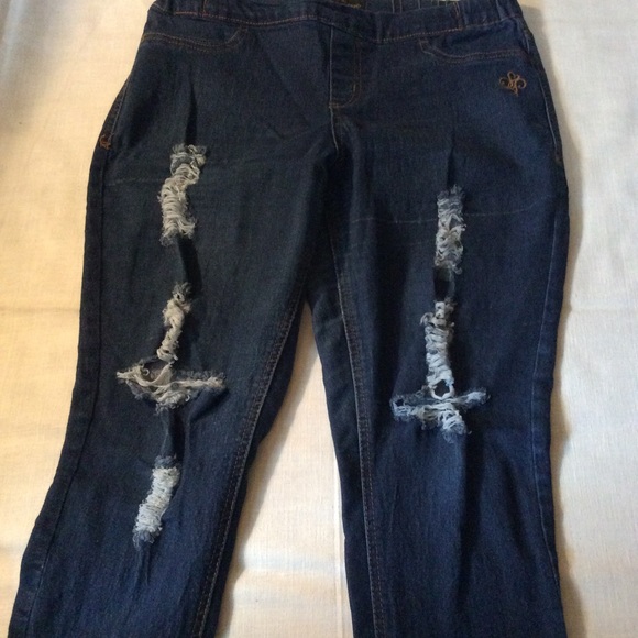 Southpole Jeans Co. Distressed Denim Jeggings. - Picture 3 of 7